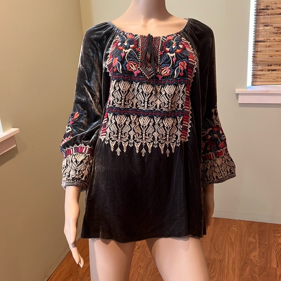 Johnny Was Velvet And Silk Heavily Embroidered Top With Tie At Neck Size L - Picture 1 of 11